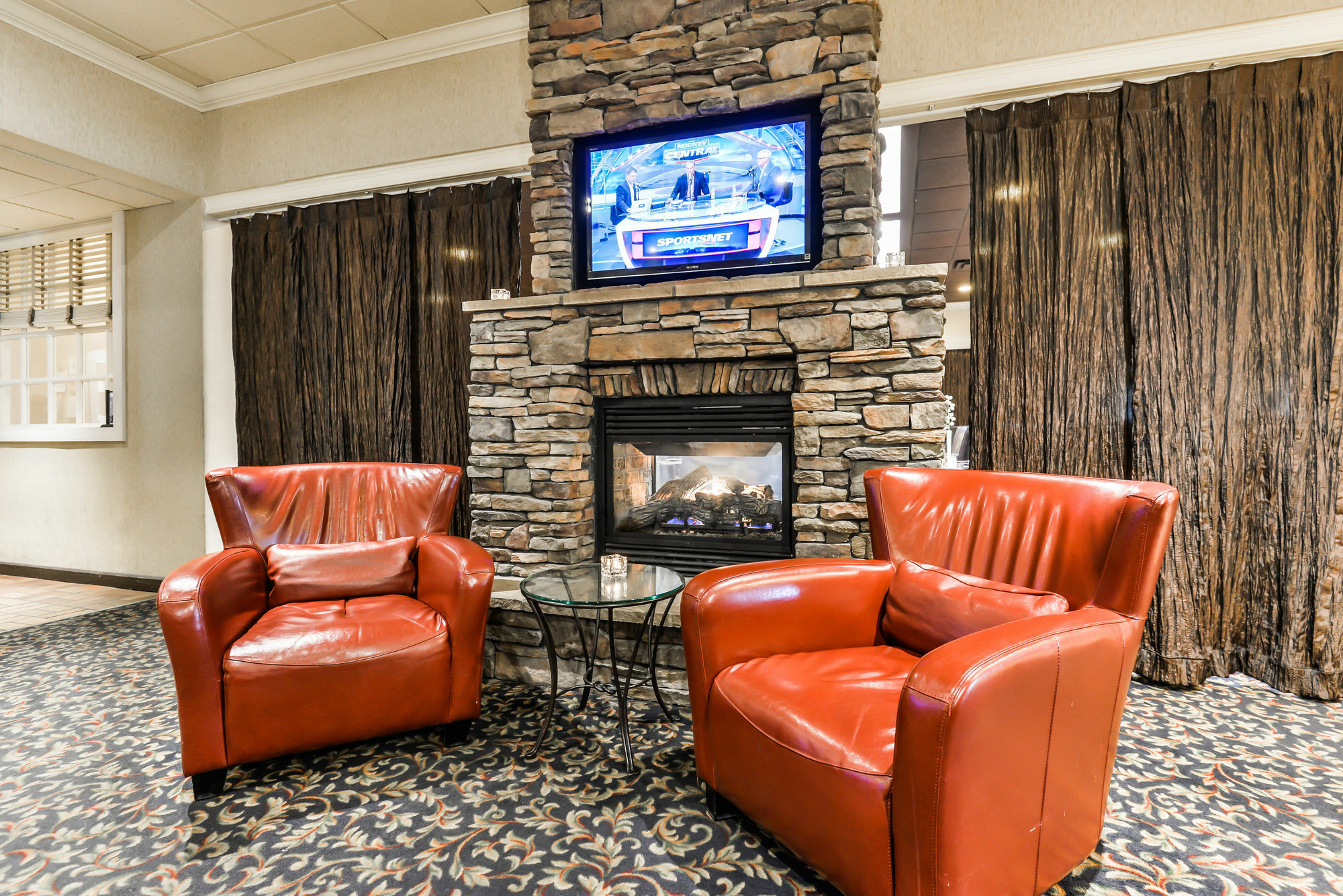 Doubletree By Hilton Kitchener Hotel Екстериор снимка