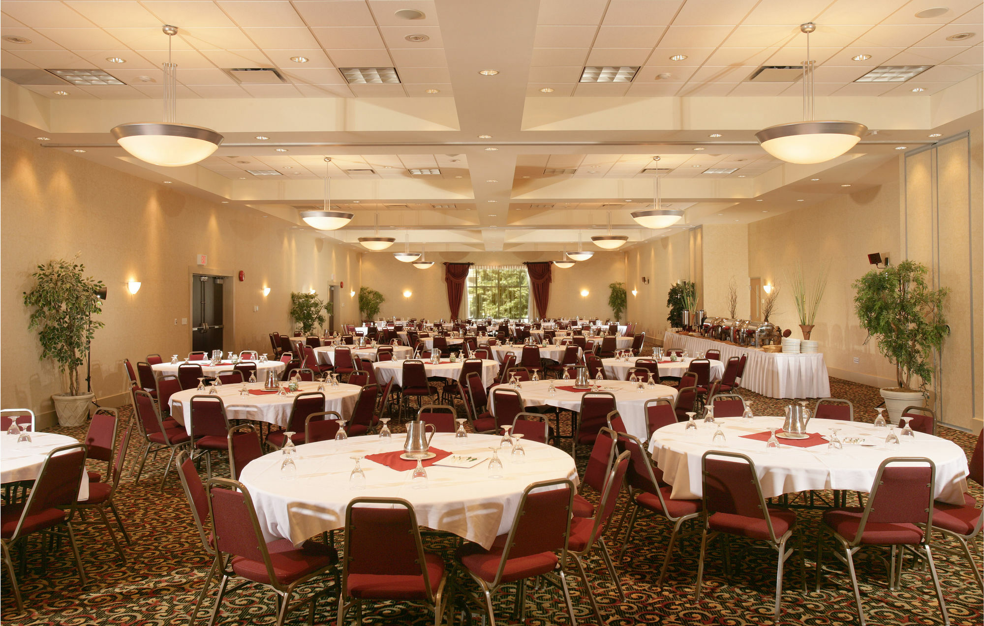 Doubletree By Hilton Kitchener Hotel Екстериор снимка