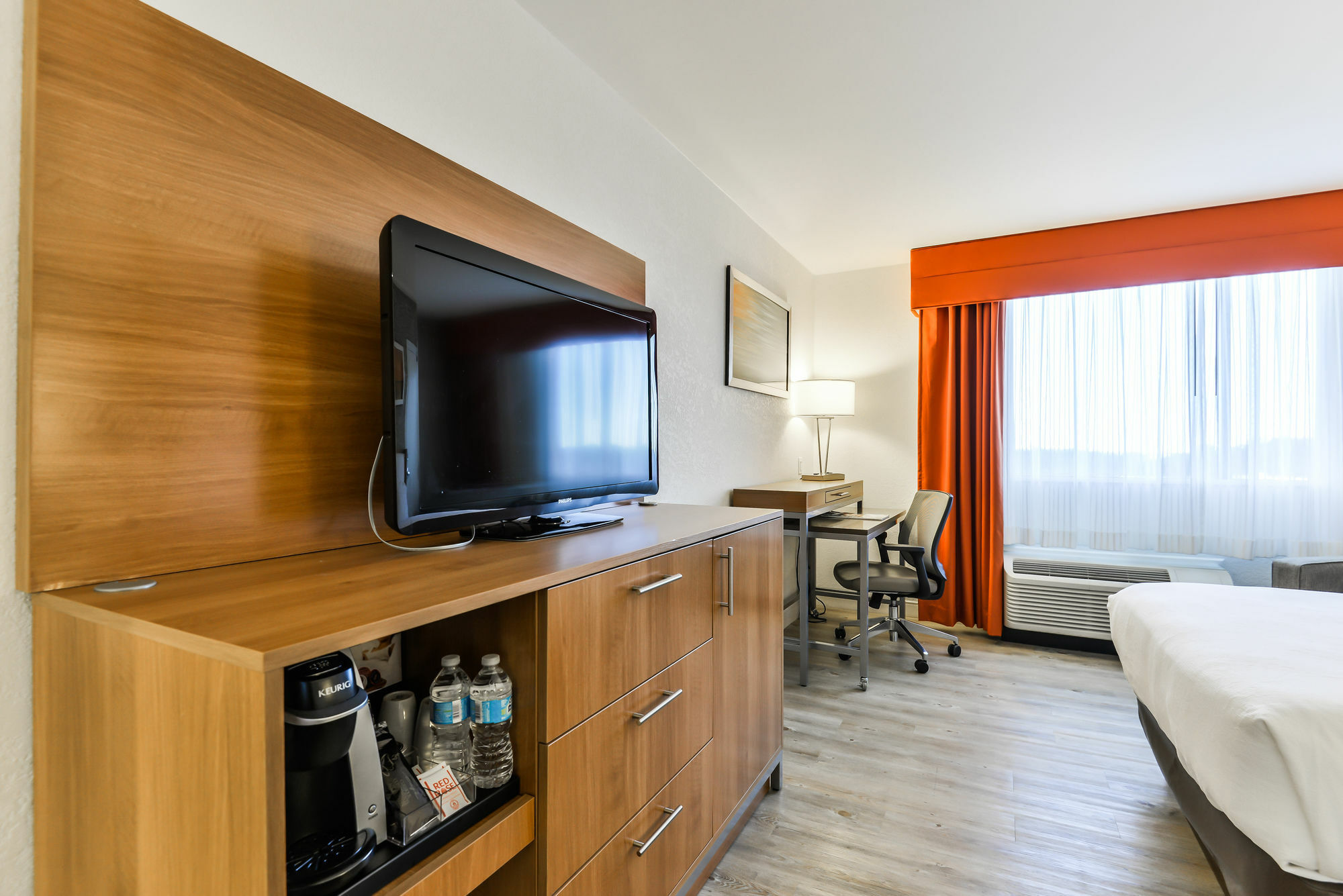 Doubletree By Hilton Kitchener Hotel Екстериор снимка